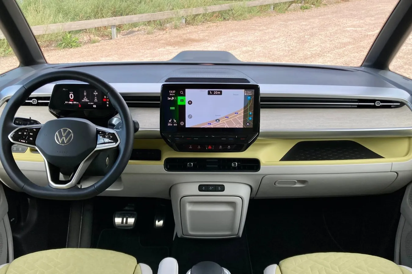 Cooles Cockpit-Design im ID.Buzz, die Qualität der nachhaltigen Materialien erreicht aber nicht immer gewohnten VW-Standard.