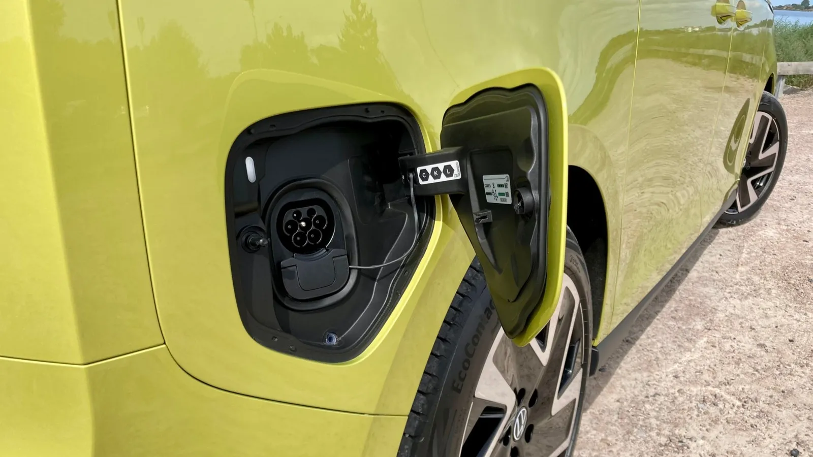Maximal 170 kW beträgt die Ladeleistung im ID.Buzz, damit zählt der VW zu den Spitzenreitern im MEB-Universum.