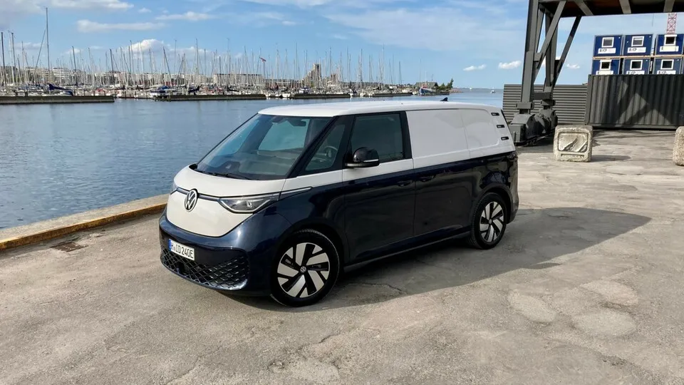 Seinen neuen vollelektrischen ID.Buzz bietet VW Nutzfahrzeuge von Beginn an auch als Kastenwagen an.