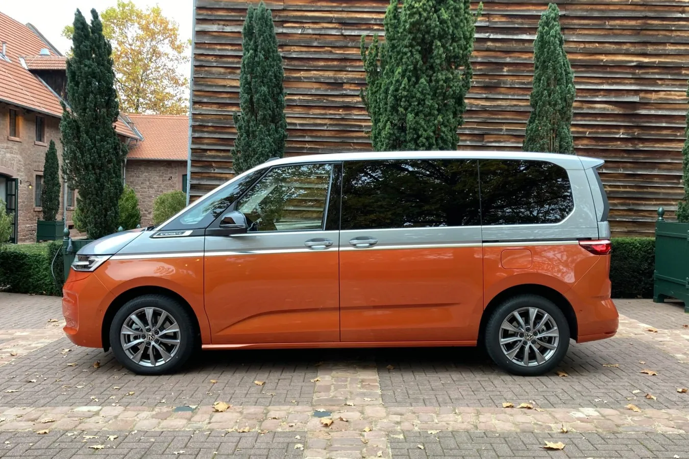 VW Multivan 2.0 TDI: Mit rund 1.250 Euro Wartungskosten ist der Multivan deutlich teurer als der vollelektrische ID.Buzz.