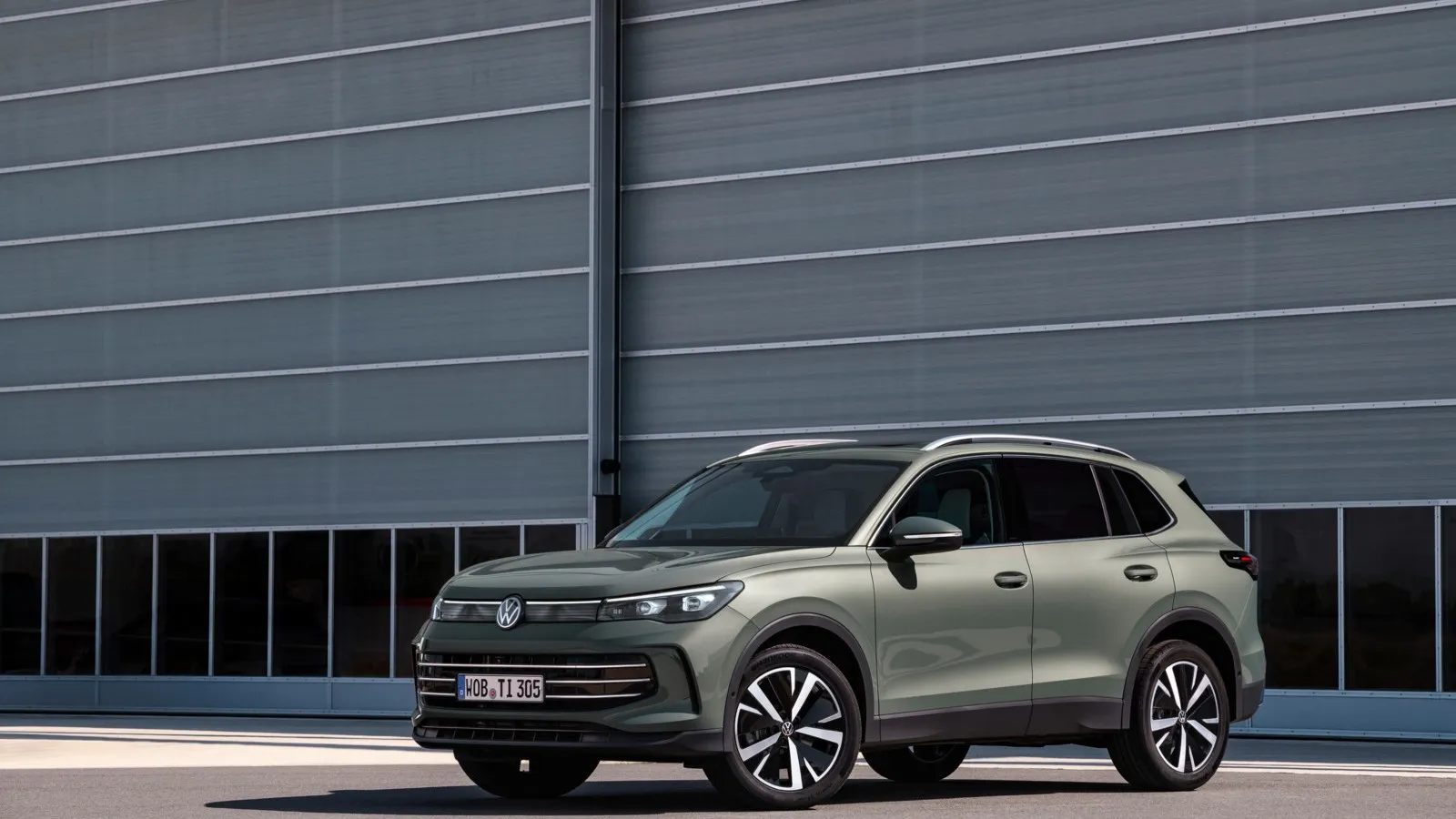 Durchgehende Lichtleiste jetzt auch am VW Tiguan.