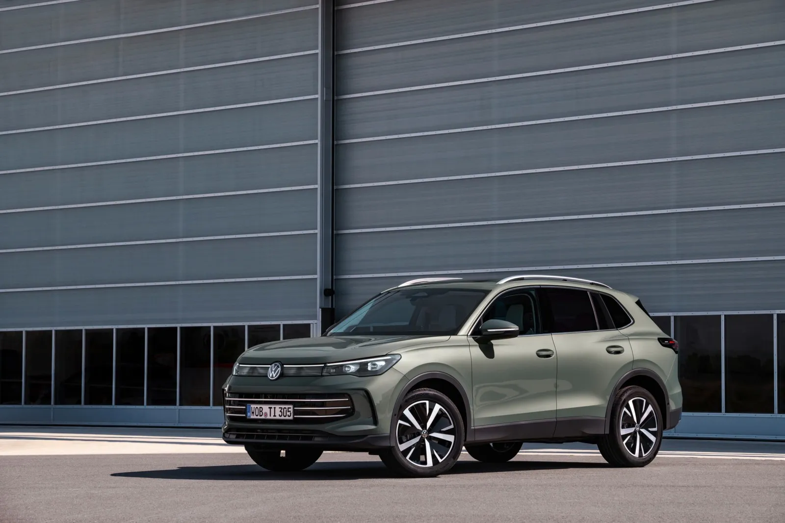 Durchgehende Lichtleiste jetzt auch am VW Tiguan.
