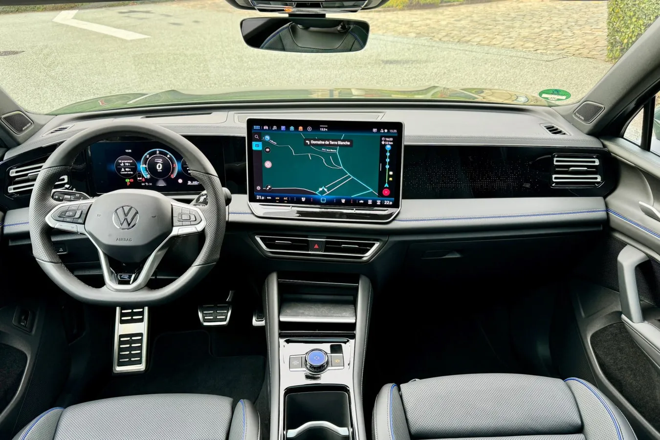 Der 15-Zoll-Monitor im Tiguan kostet Aufpreis, Serie ist eine 12,9-Zoll-Variante.