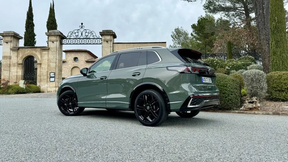 Neues Kompakt-SUV Tiguan: Für die Plug-in-Hybride verspricht VW mehr als 100 Kilometer WLTP-Reichweite.