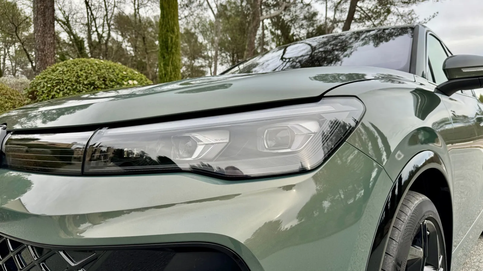Die höchste Ausbaustufe des Matrix-LED-Lichts war bei VW bislang dem großen SUV Touareg voerbehalten. Jetzt bekommt as auch der Tiguan.