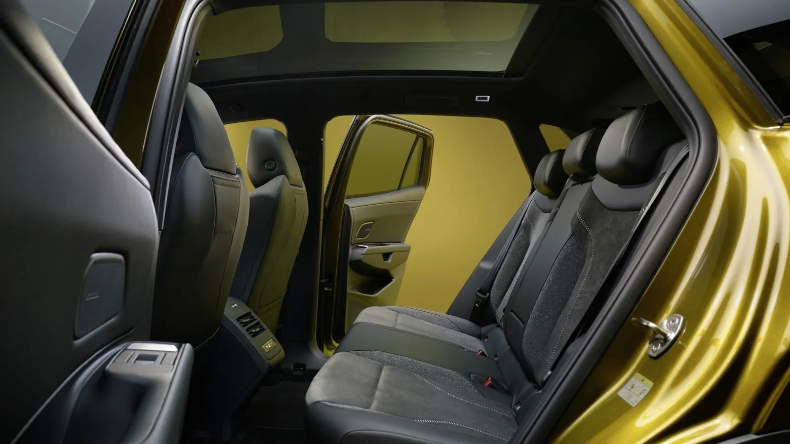 Im Fond verspricht der ID Tiguan ordentlich Beinfreiheit.