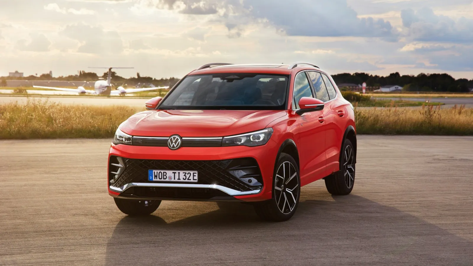 Als R-Line kommt der Tiguan mit deutlich dynamischerer Frontschürze.