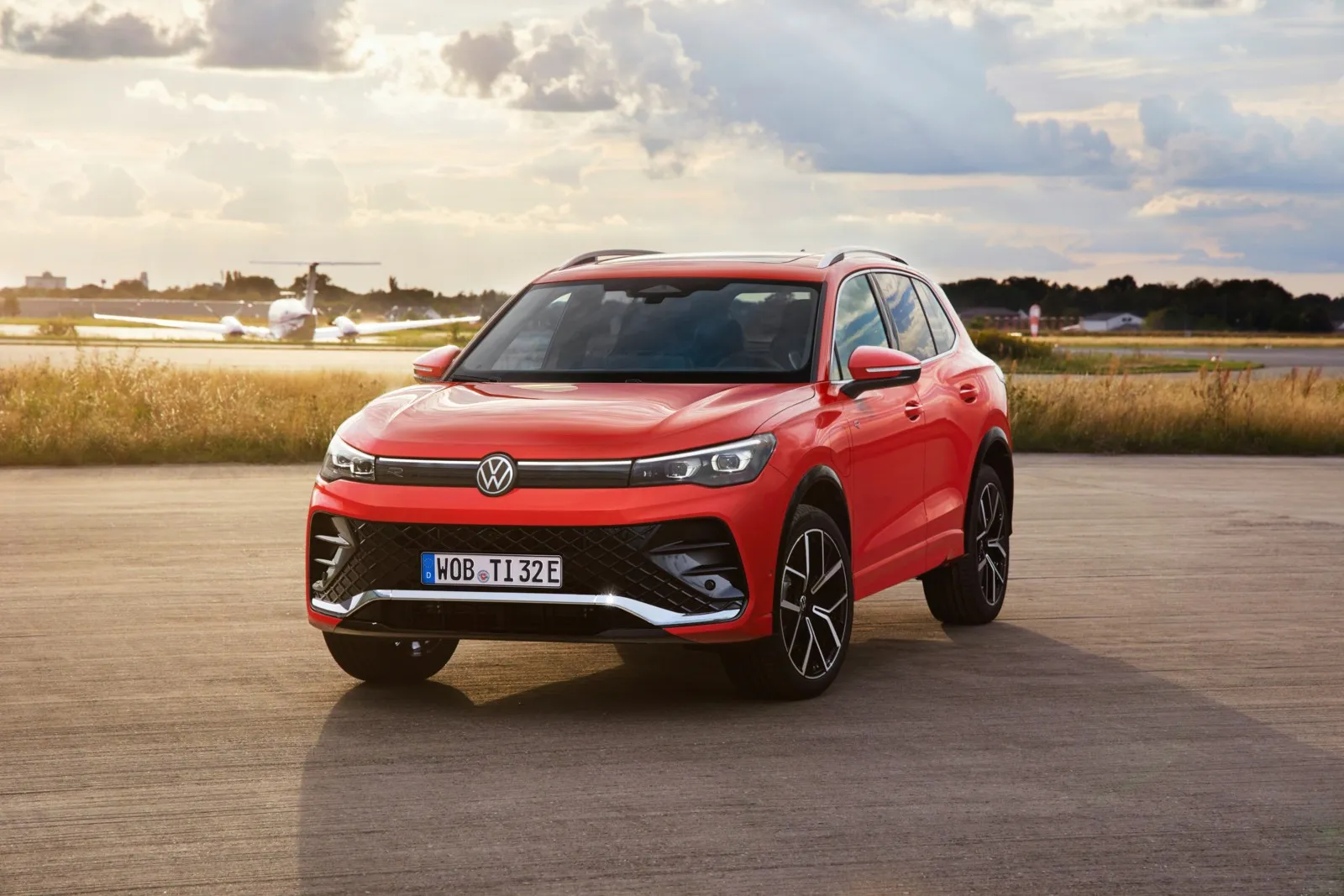 Als R-Line kommt der Tiguan mit deutlich dynamischerer Frontschürze.