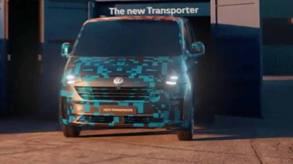Erstes Prototypenfoto: VW Nutzfahrzeuge erlaubt einen ersten Blick auf den neuen Transporter, der auf Ford-Basis entsteht.
