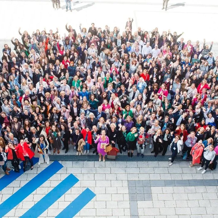 Women in Mobility gründet 2018 einen ersten regionalen Hub, heute listet das Netzwerk 13 – in Deutschland, Österreich, der Schweiz und Großbritannien.