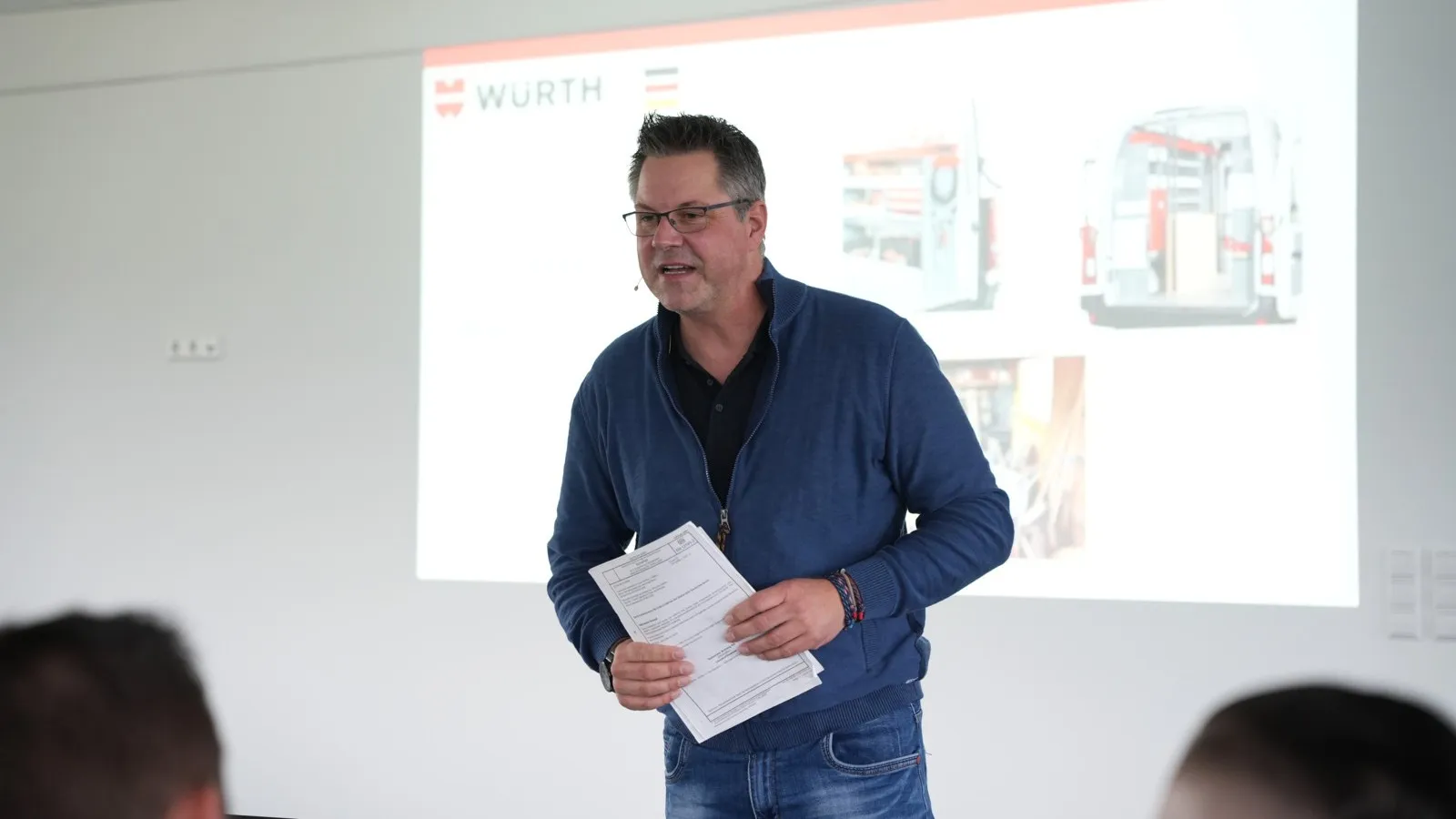 Markus Mertens, Polizeibeamter und Ladunssicherungs-Spezialist, während seines launigen Vortrags zu seinem Fachgebiet.
