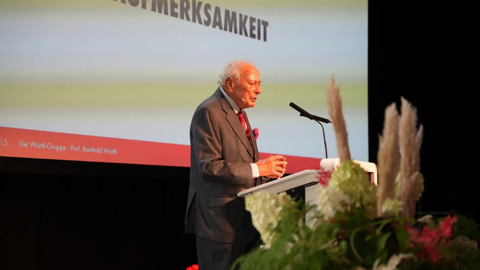 Reinhold Würth, der die Würth-Gruppe zum Global Player entwickelte, ließ es sich nicht nehmen, zum Jubiläum zu sprechen.
